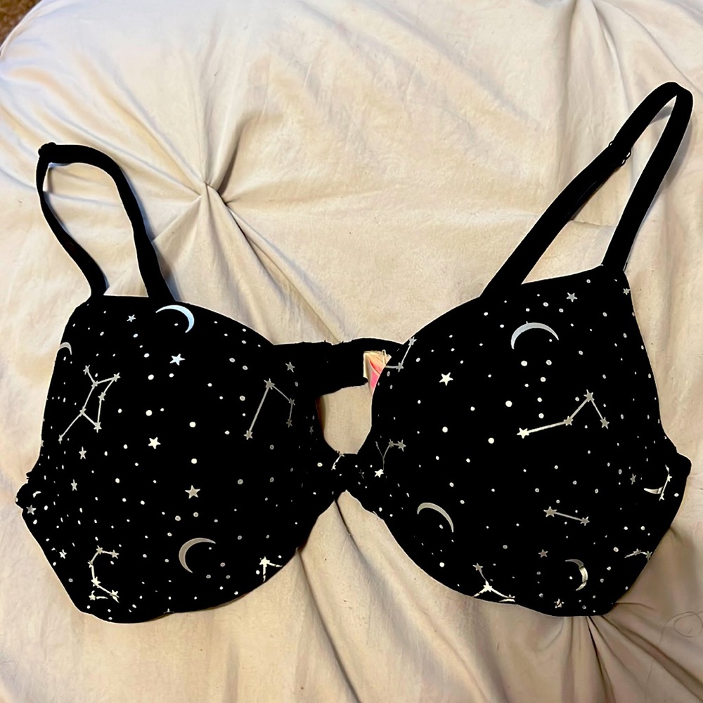 Size 36B Victoria’s Secret bra